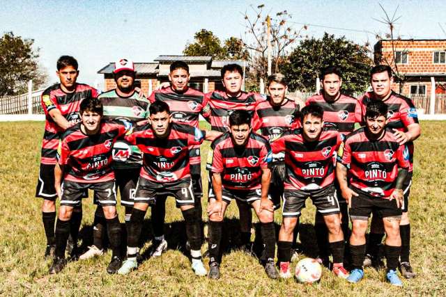 Fútbol Interbarrial a puro gol en Cancha Cazadores